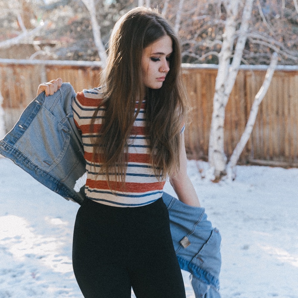 Button Front Ripped Jean Jacket - Picture 10 of 12